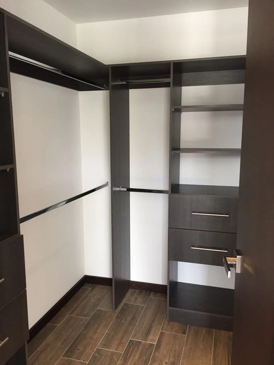 APARTAMENTO EN RENTA VISTA HERMOSA 2, ZONA 15 — foto 3 de 9