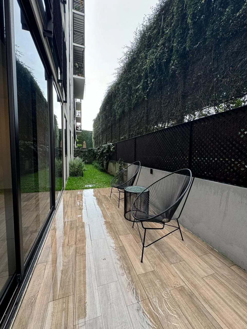 Apartamento en venta Edificio Be14 zona 14 primer nivel con jardín. — foto 10 de 16