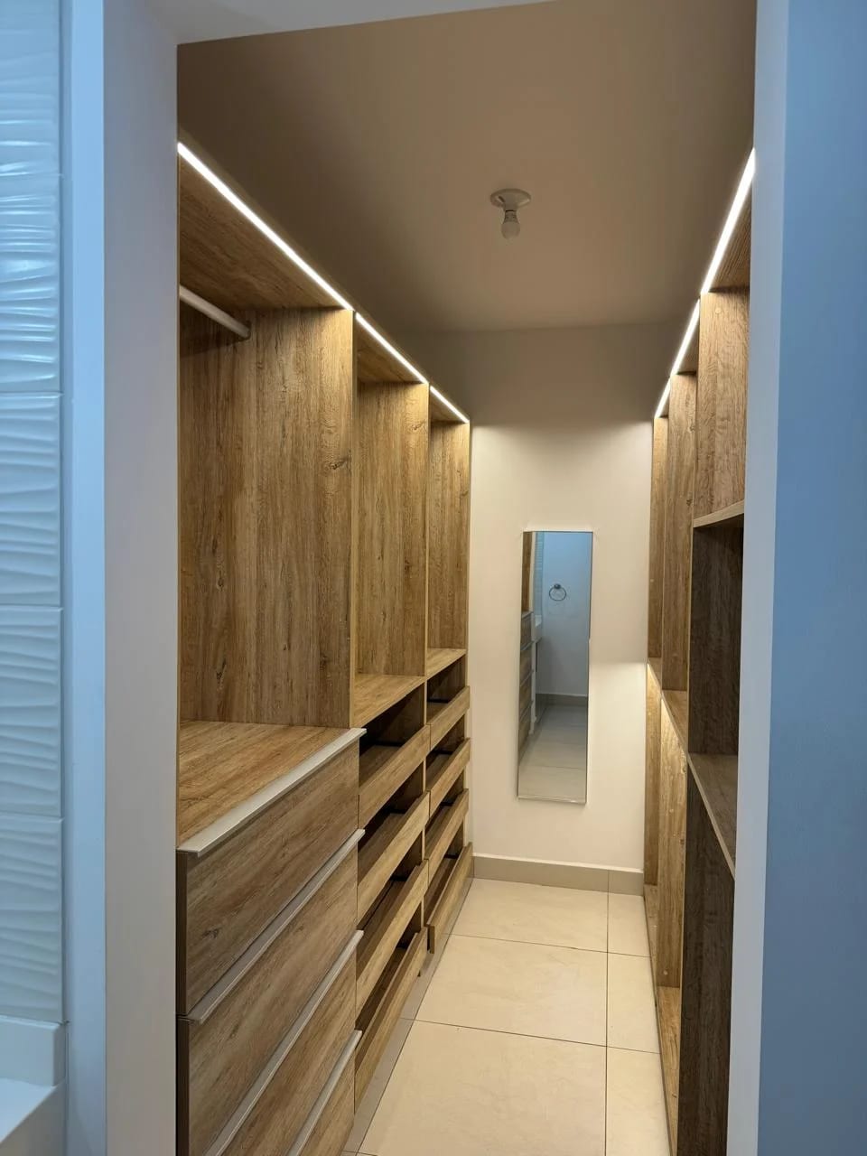 Apartamento en venta Edificio Be14 zona 14 primer nivel con jardín. — foto 4 de 16