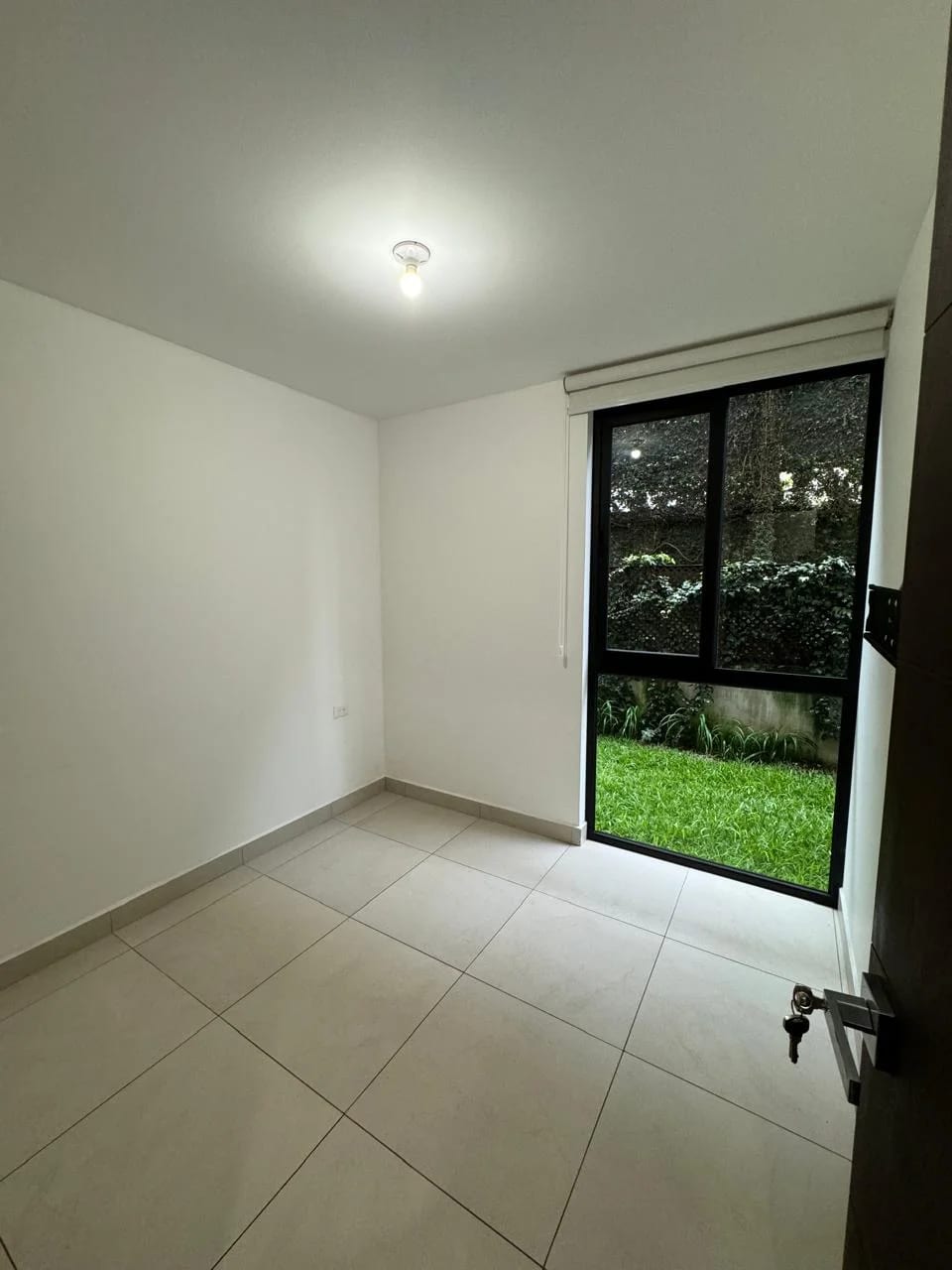 Apartamento en venta Edificio Be14 zona 14 primer nivel con jardín. — foto 6 de 16