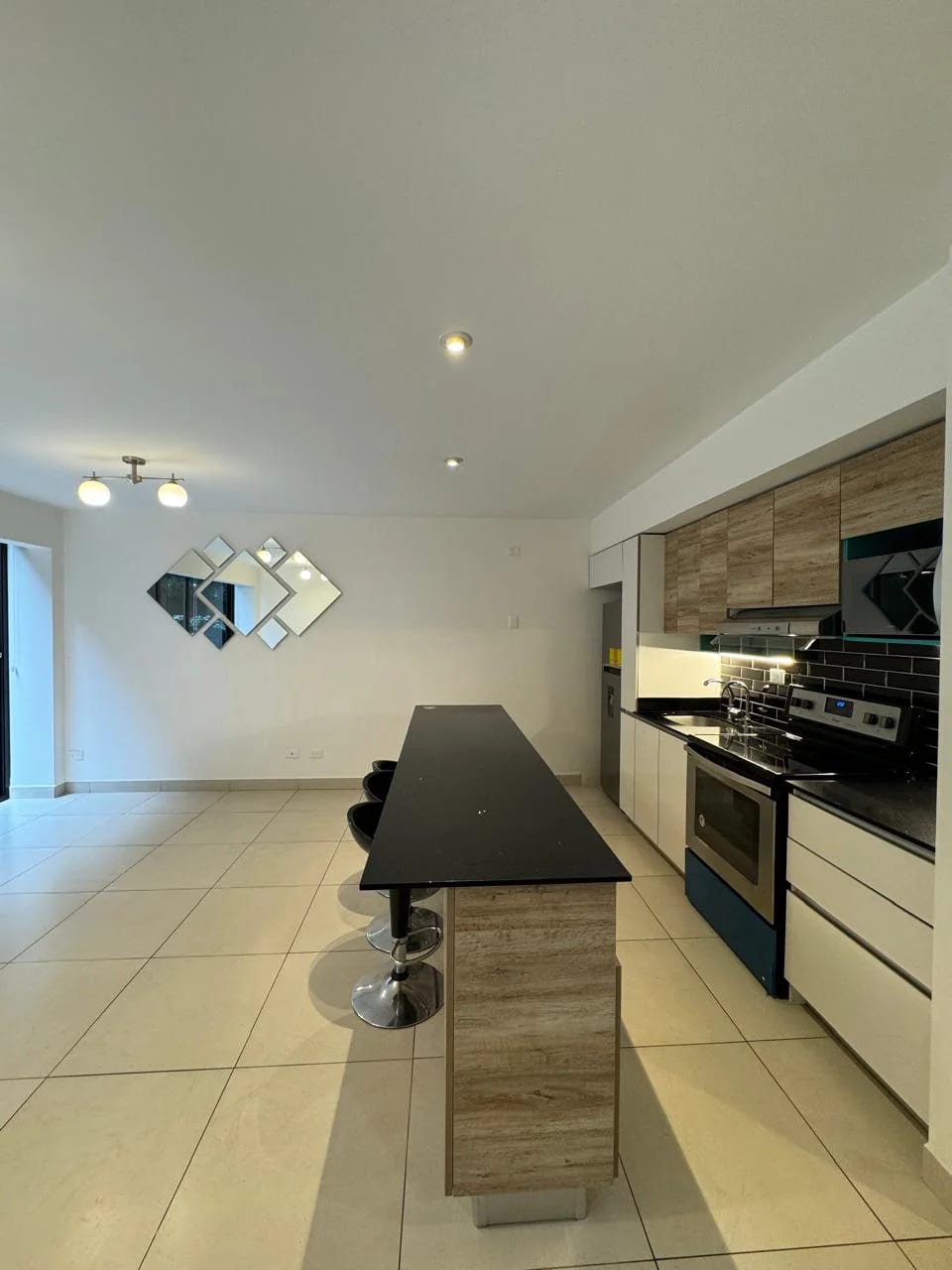 Apartamento en venta Edificio Be14 zona 14 primer nivel con jardín. — foto 13 de 16