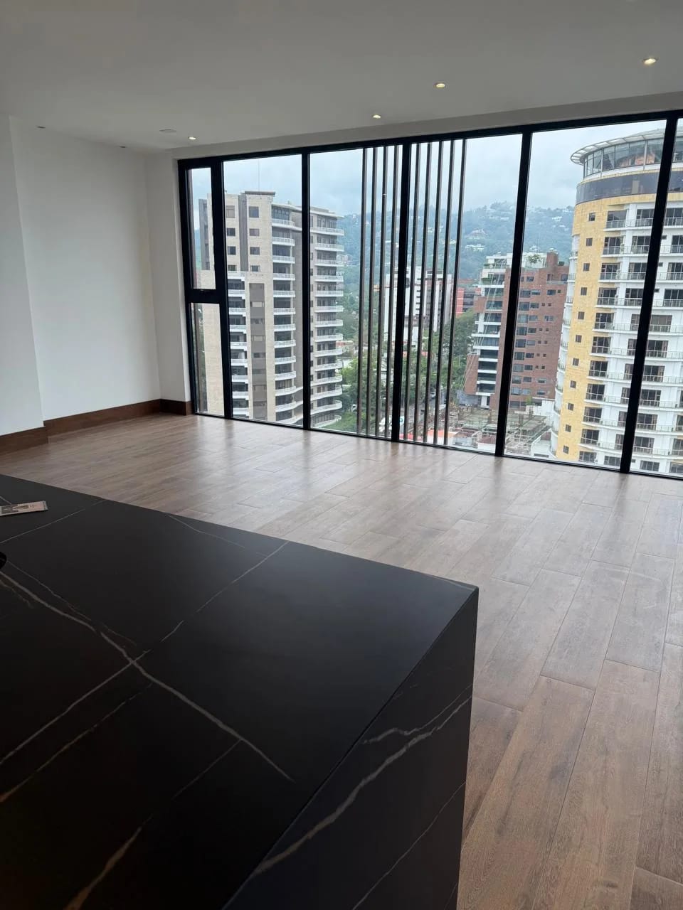 Alquilo Apartamento en Gaura — foto 1 de 17