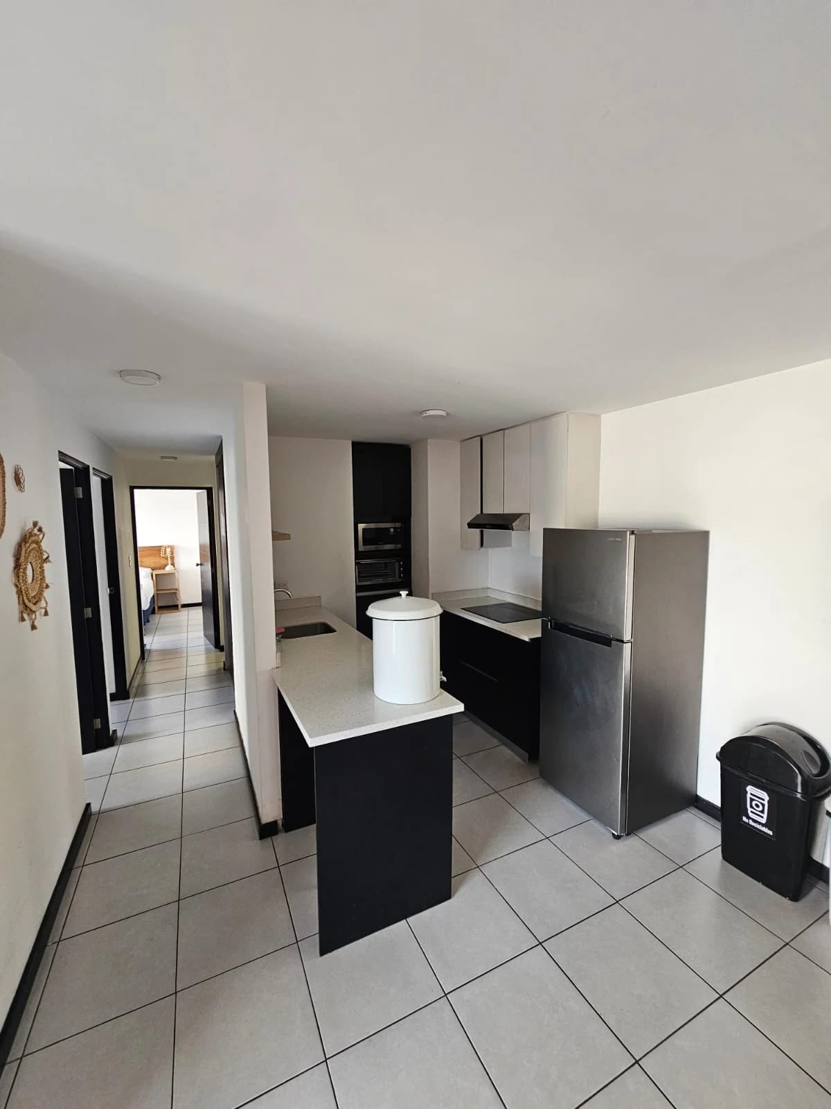 VENTA APARTAMENTO FULL AMUEBLADO EN MUSEO SAN MATEO ZONA 7 — foto 2 de 9