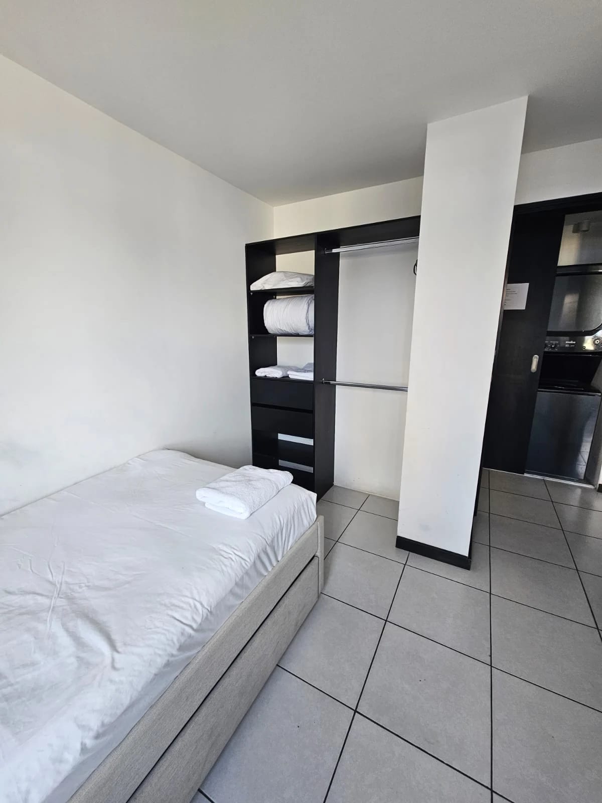 VENTA APARTAMENTO FULL AMUEBLADO EN MUSEO SAN MATEO ZONA 7 — foto 4 de 9