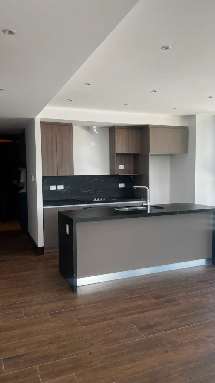 APARTAMENTO EN RENTA EDIFICIO GAURA Zona 15 VH1 — foto 5 de 14