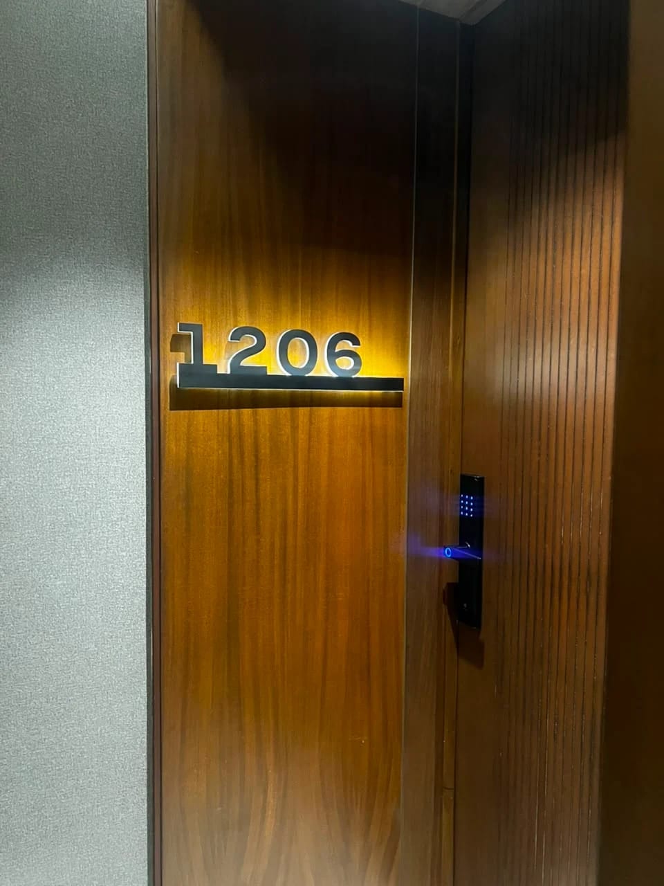 APARTAMENTO EN RENTA EDIFICIO GAURA Zona 15 VH1 — foto 3 de 14