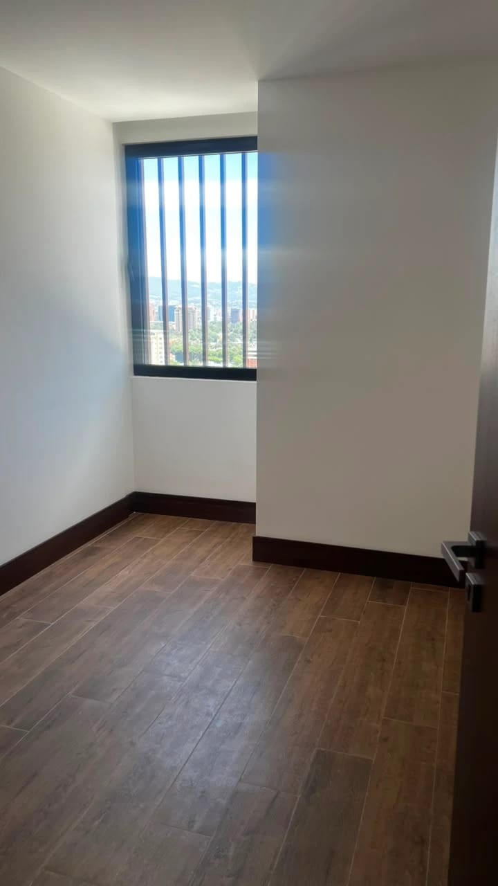 APARTAMENTO EN RENTA EDIFICIO GAURA Zona 15 VH1 — foto 6 de 14