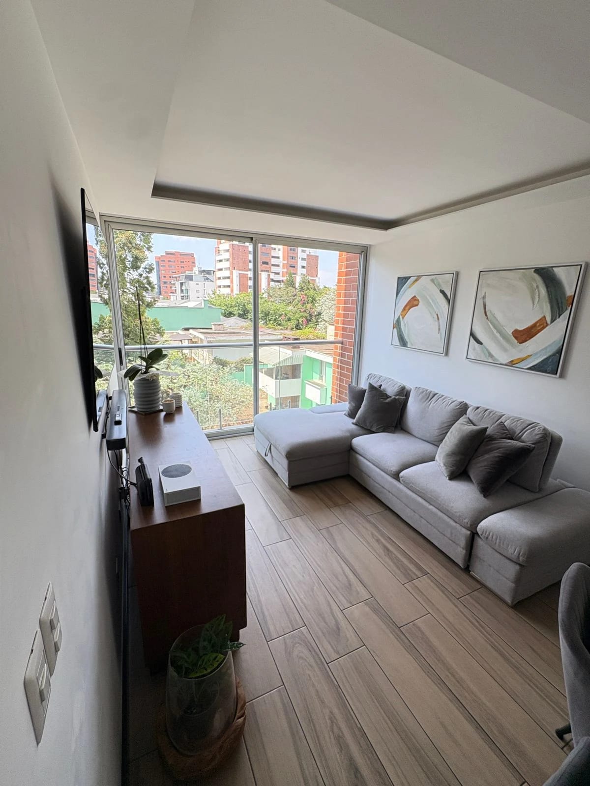 VENDO APARTAMENTO EN EDIFICIO CASSIA ZONA 15 VH1 — foto 1 de 17