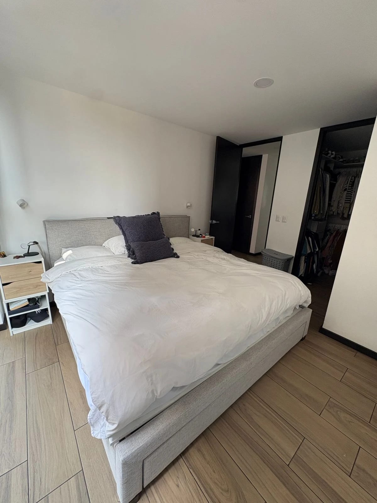 VENDO APARTAMENTO EN EDIFICIO CASSIA ZONA 15 VH1 — foto 16 de 17