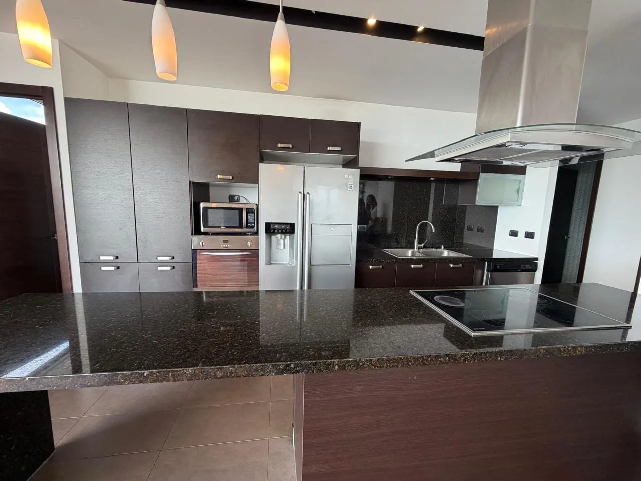 SE VENDE PENTHOUSE EN EDIFICIO MIDORI, ZONA 15 VH1 — foto 11 de 17