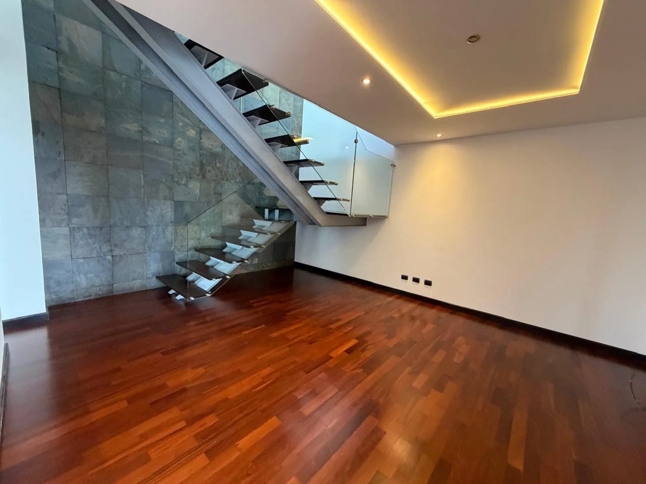 SE VENDE PENTHOUSE EN EDIFICIO MIDORI, ZONA 15 VH1 — foto 13 de 17