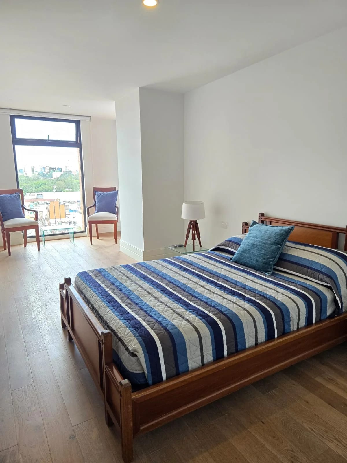 Apartamento full amueblado zona 5 Edificio Centrico — foto 3 de 13