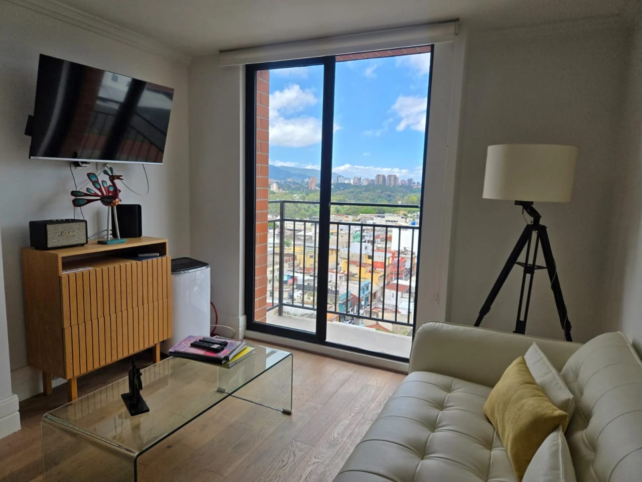 Apartamento full amueblado zona 5 Edificio Centrico — foto 1 de 13