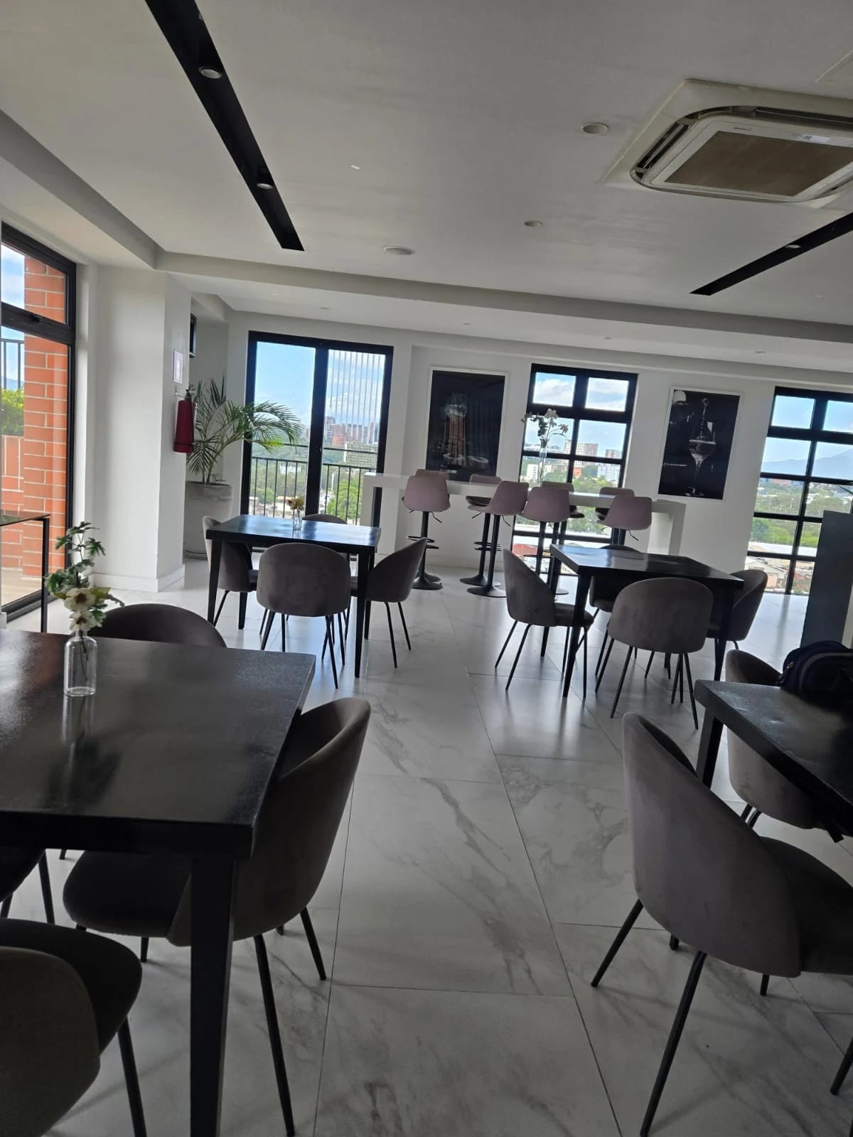 Apartamento full amueblado zona 5 Edificio Centrico — foto 8 de 13