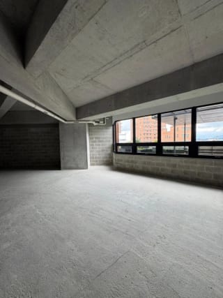 OFICINA EN RENTA EDIFICIO SÉPTIMO ZONA 4 — miniatura 10 de 15