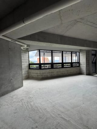 OFICINA EN RENTA EDIFICIO SÉPTIMO ZONA 4 — miniatura 9 de 15