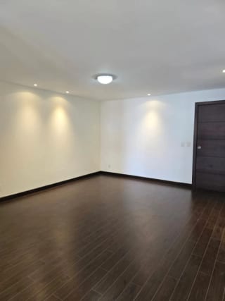 RENTO APARTAMENTO EN ATTICA ZONA 14 — miniatura 1 de 10