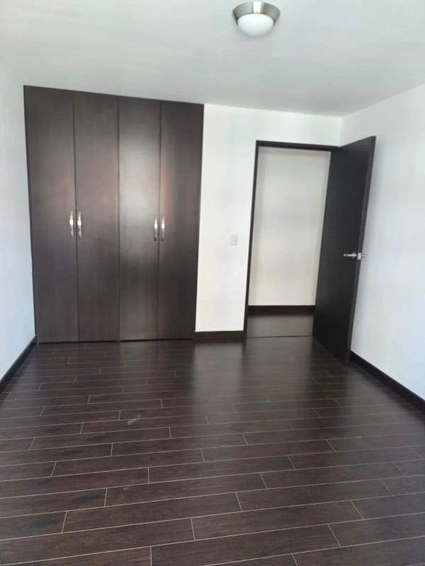 RENTO APARTAMENTO EN ATTICA ZONA 14 — foto 8 de 10