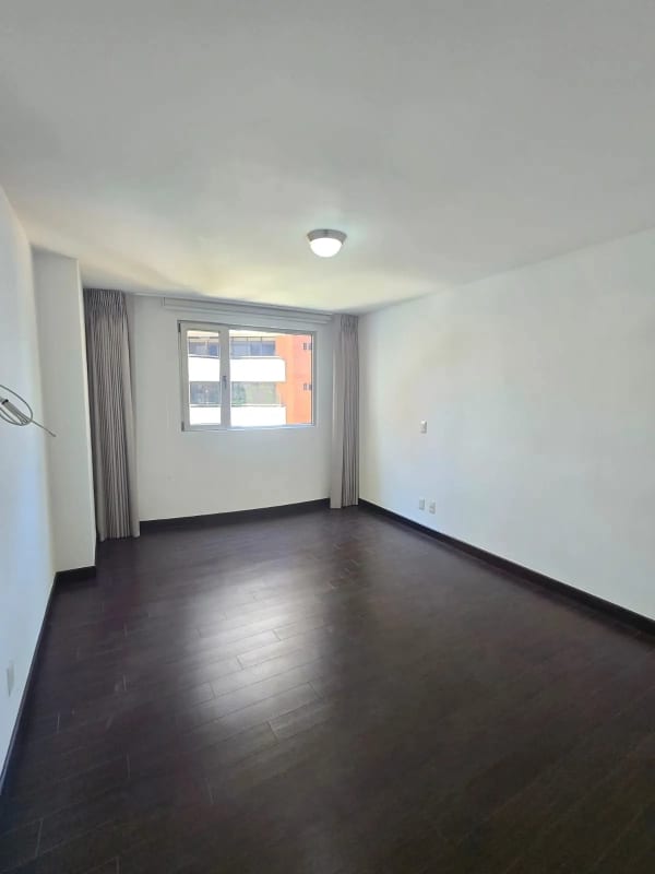 RENTO APARTAMENTO EN ATTICA ZONA 14 — foto 3 de 10