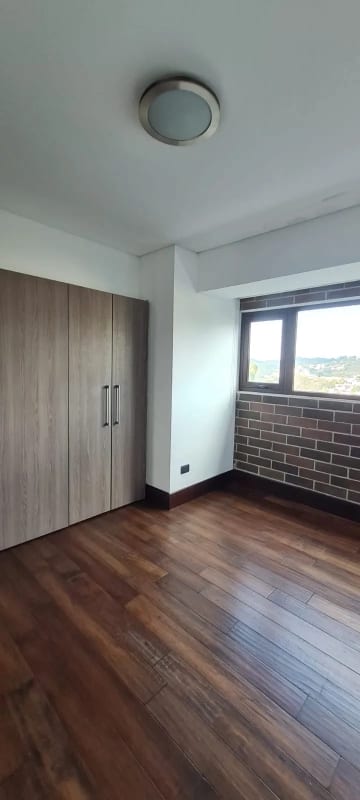 APARTAMENTO AMUEBLADO EN VENTA VIU CAYALÁ ZONA 16 — foto 7 de 16