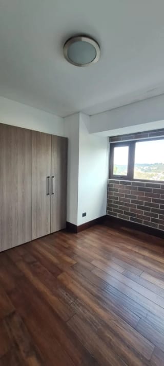 APARTAMENTO AMUEBLADO EN VENTA VIU CAYALÁ ZONA 16 — miniatura 7 de 16