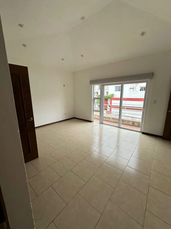 CASA EN VENTA BOUGANVILIAS DE ARRAZOLA — foto 2 de 10
