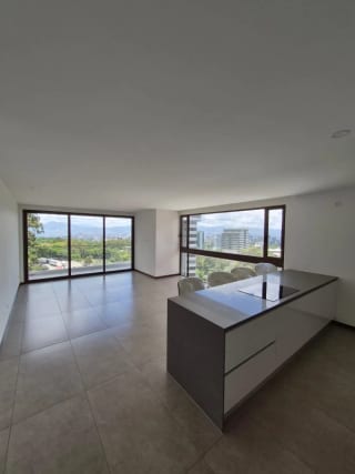 EN RENTA PRECIOSO APARTAMENTO CON TERRAZA, SAN LÁZARO ZONA 15 — miniatura 1 de 12