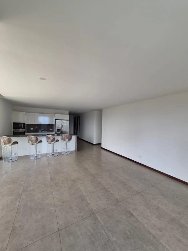 EN RENTA PRECIOSO APARTAMENTO CON TERRAZA, SAN LÁZARO ZONA 15 — foto 9 de 12