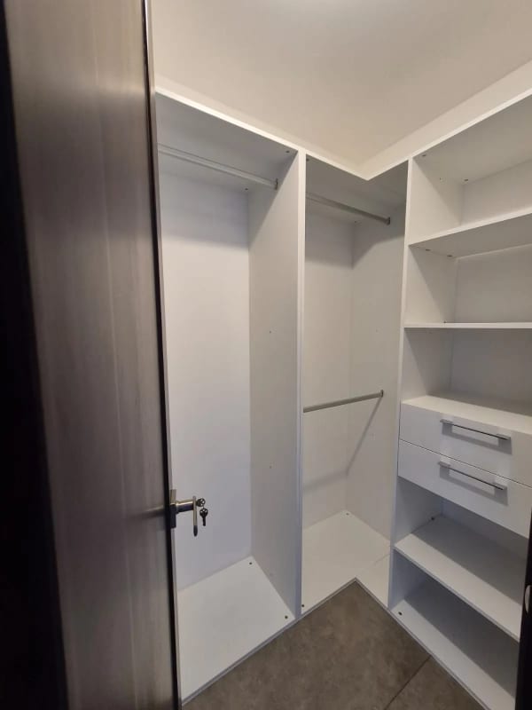 EN RENTA PRECIOSO APARTAMENTO CON TERRAZA, SAN LÁZARO ZONA 15 — foto 6 de 12