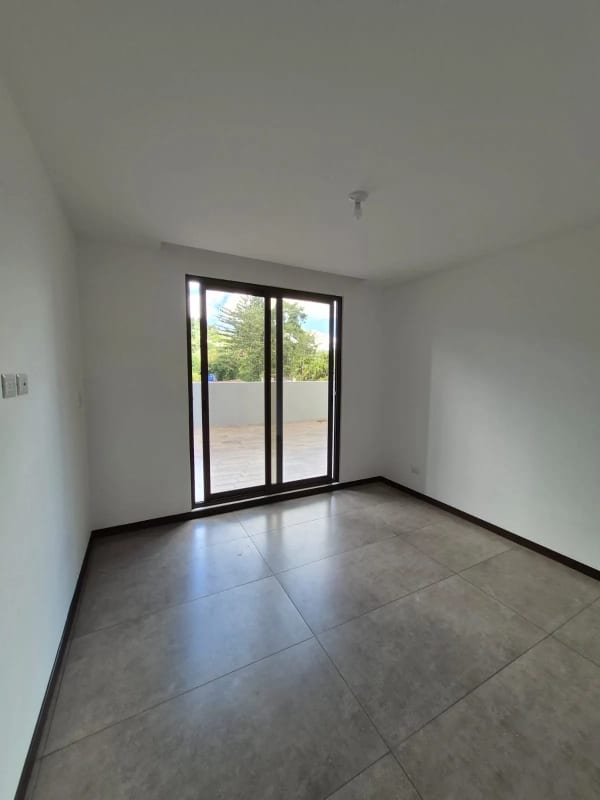 EN RENTA PRECIOSO APARTAMENTO CON TERRAZA, SAN LÁZARO ZONA 15 — foto 5 de 12