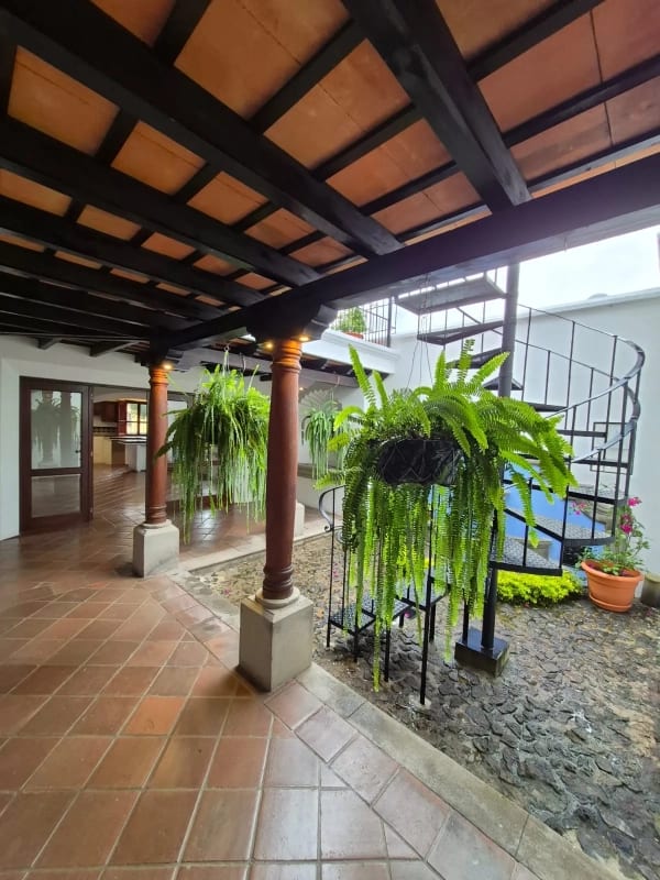CASA EN VENTA ANTIGUA GUATEMALA 1 NIVEL CON TERRAZA — foto 11 de 13