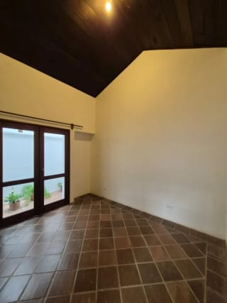 CASA EN VENTA ANTIGUA GUATEMALA  1 NIVEL CON TERRAZA — miniatura 10 de 13