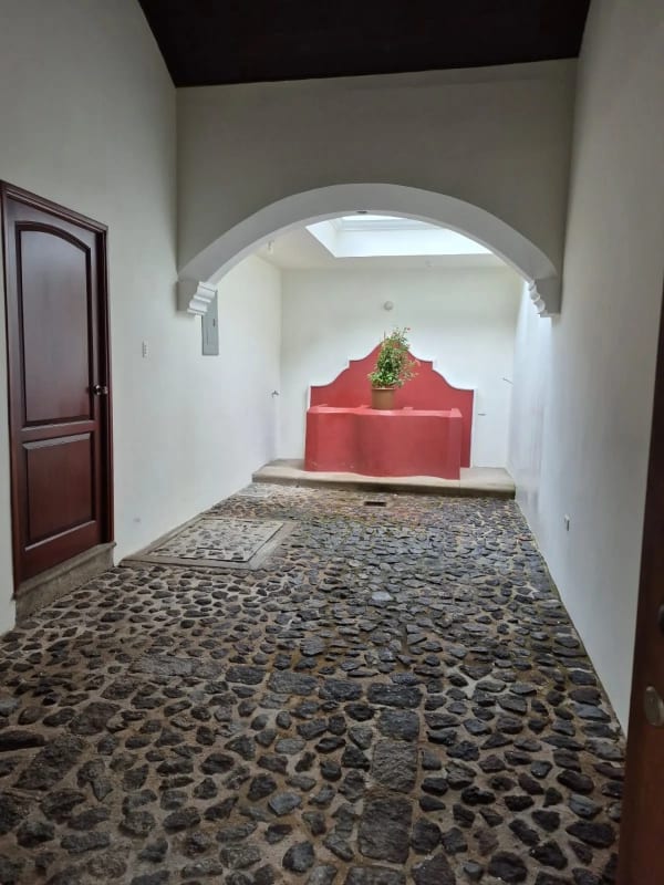 CASA EN VENTA ANTIGUA GUATEMALA 1 NIVEL CON TERRAZA — foto 4 de 13