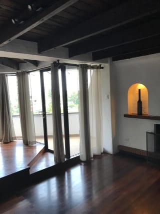 Apartamento en renta zona 15 Vh1 REMODELADO — miniatura 1 de 13