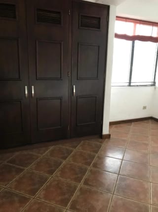 Apartamento en renta zona 15 Vh1 REMODELADO — miniatura 9 de 13