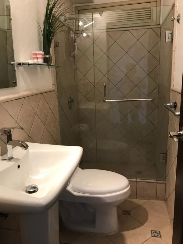 Apartamento en renta zona 15 Vh1 REMODELADO — foto 7 de 13