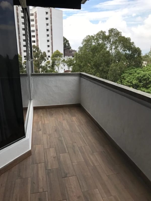 Apartamento en renta zona 15 Vh1 REMODELADO — foto 2 de 13
