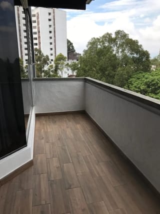 Apartamento en renta zona 15 Vh1 REMODELADO — miniatura 2 de 13