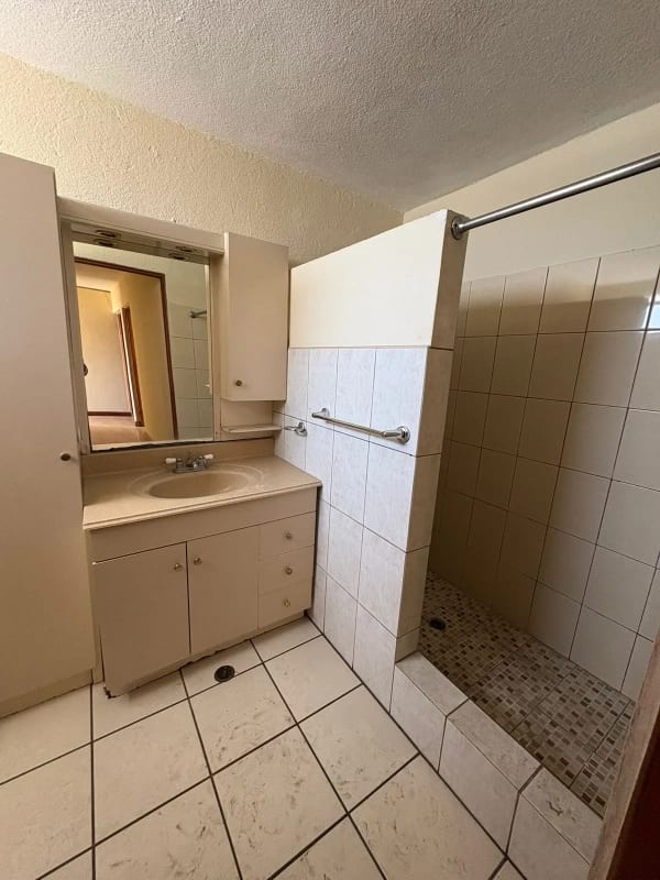 Casa en renta zona 14 para VIVIENDA u OFICINA — foto 4 de 15