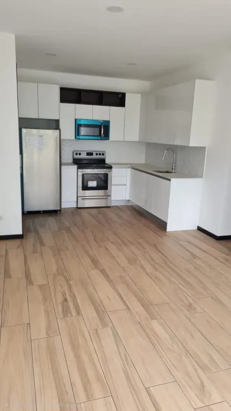 EN VENTA APARTAMENTO EN ZONA 15 VISTA HERMOSA 1, CON GARITA Y ACCESO AL PARQUE — foto 2 de 7